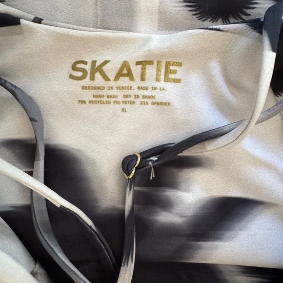 Skatie Bathing Suit / Rachel One Piece in Rosario - Picture 4 of 4